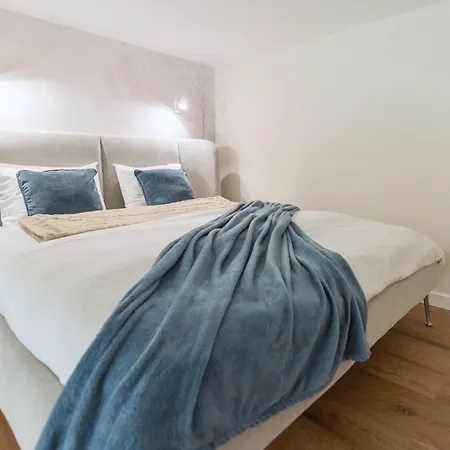 Happy Wow - Mini Apartment *